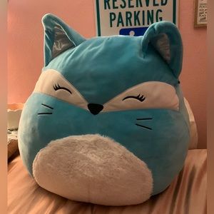 Blue fox squishmallow can’t tell what size it is i believe it’s 20 inches